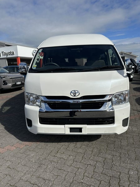 2025 Toyota Hiace 2.7P Grand Cabin 10 Seater 4... image 2