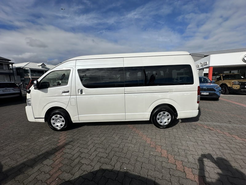 2025 Toyota Hiace 2.7P Grand Cabin 10 Seater 4... image 4