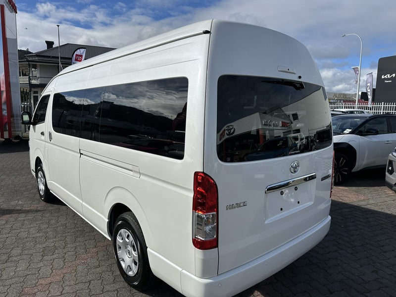 2025 Toyota Hiace 2.7P Grand Cabin 10 Seater 4... image 5