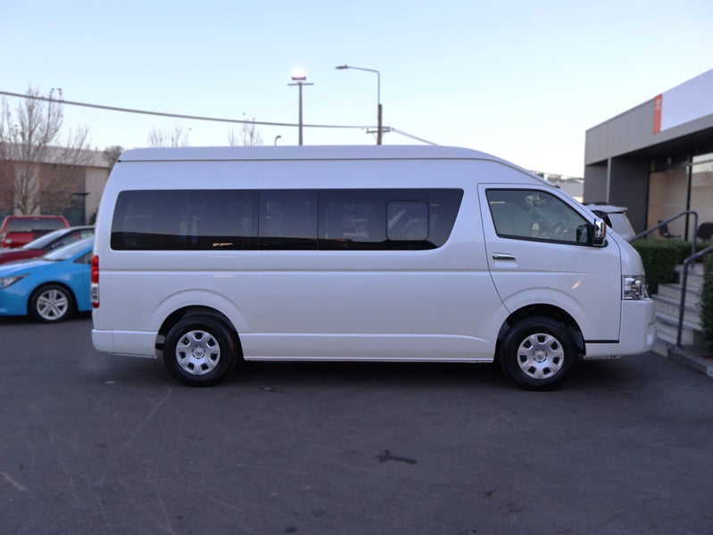 2025 Toyota Hiace 2.7P Grand Cabin 10 Seater 4W... image 4