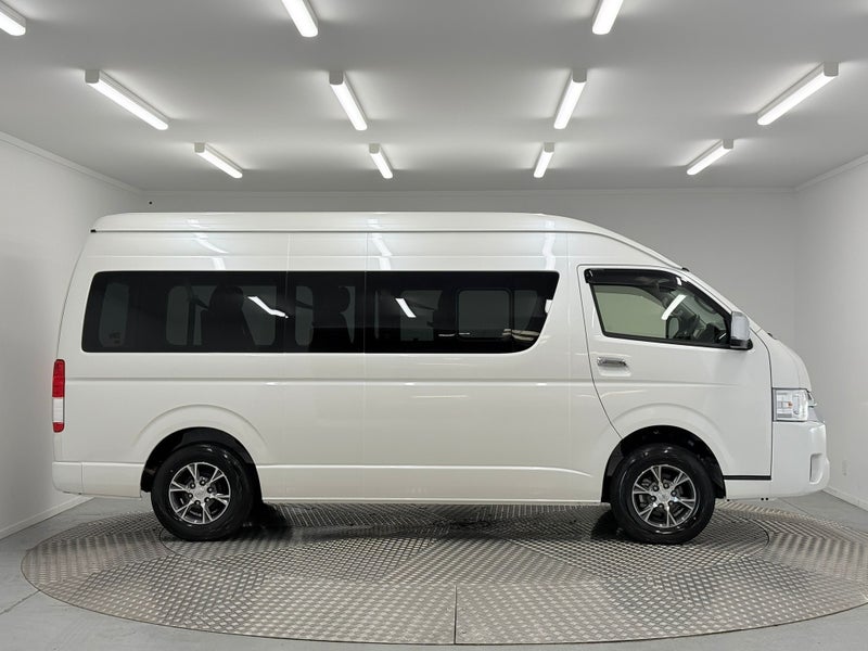 2025 Toyota Hiace 2.7P Grand Cabin 10 Seater 4WD image 2