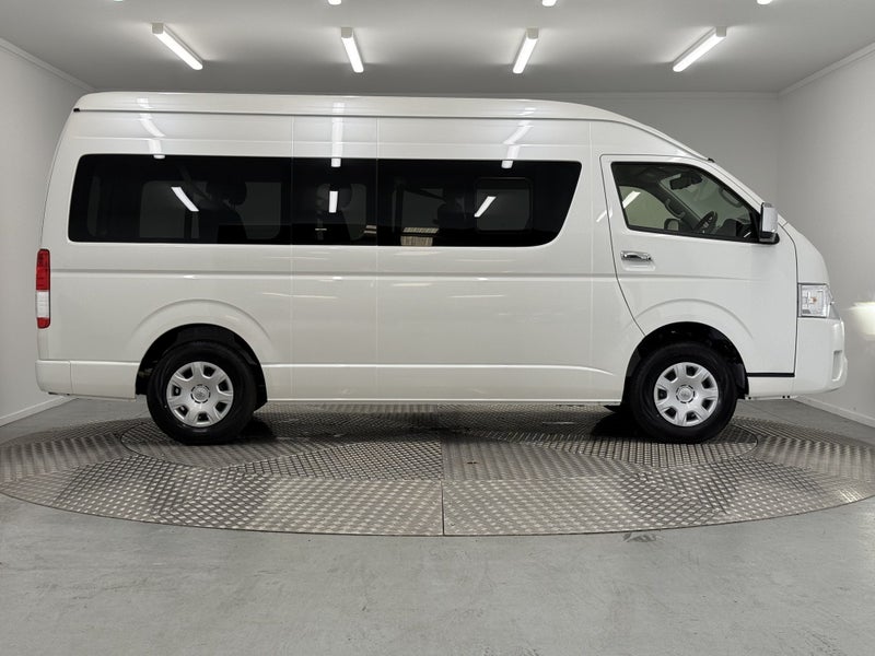 2025 Toyota Hiace 2.7P Grand Cabin 10 Seater 4WD image 2
