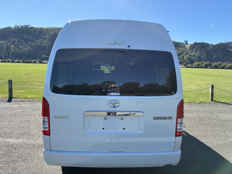 2025 Toyota Hiace 2.7P Grand Cabin 10 Seater 4WD image 5