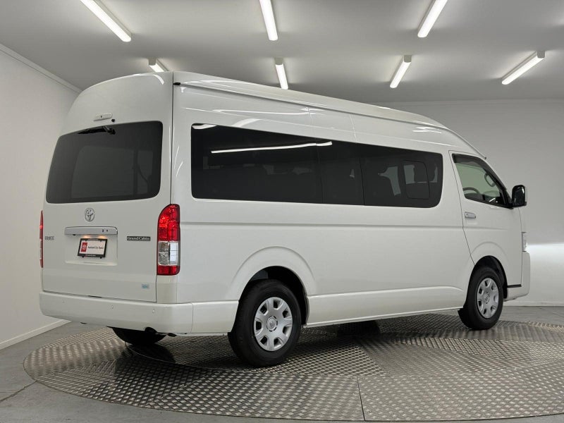 2025 Toyota Hiace 2.7P Grand Cabin image 3