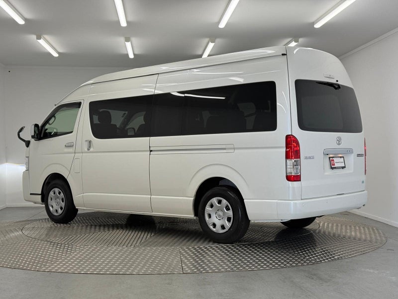 2025 Toyota Hiace 2.7P Grand Cabin image 5
