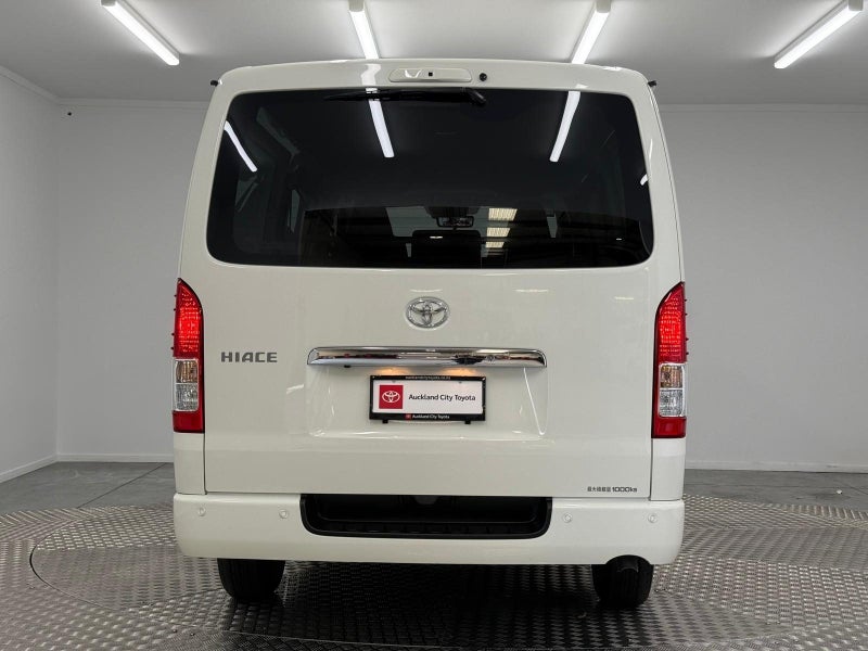 2025 Toyota Hiace 2.8D 4WD image 3