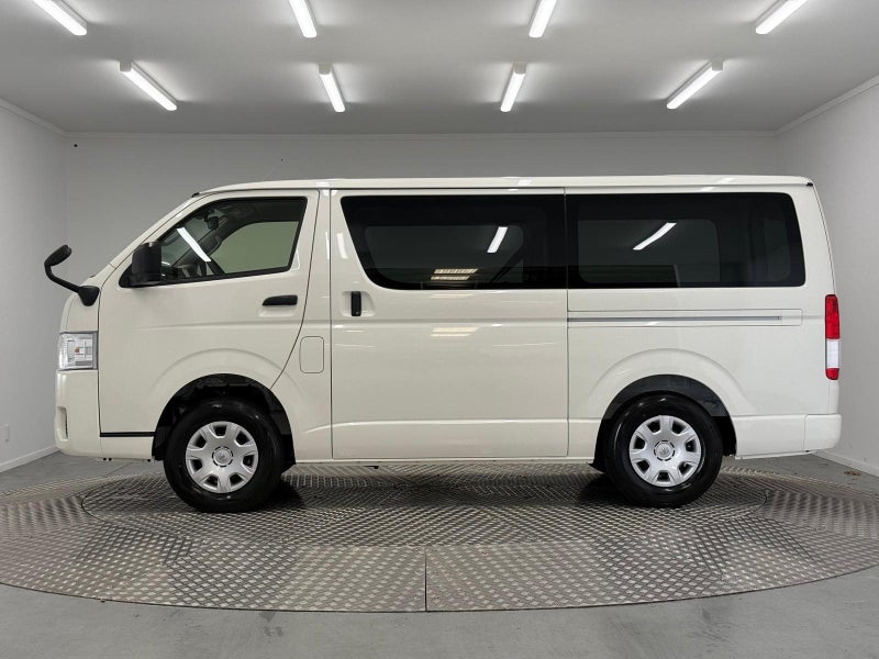 2025 Toyota Hiace 2.8D 4WD image 4