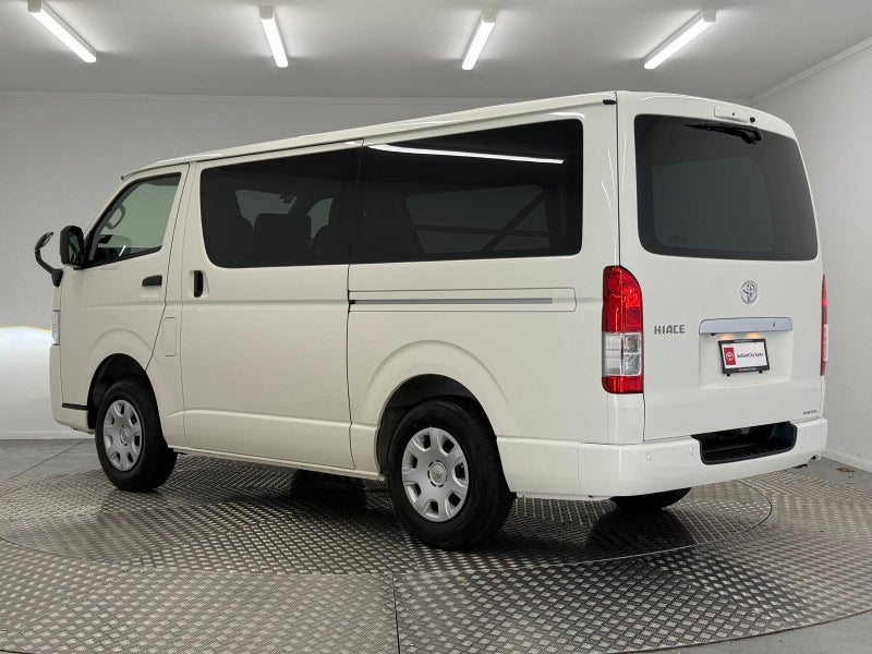 2025 Toyota Hiace 2.8D 4WD image 5