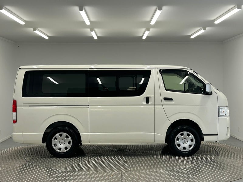 2025 Toyota Hiace 2.8D DX GL Package 4WD image 2