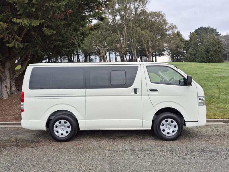 2025 Toyota Hiace 2.8D DX GL Package Van 4WD 5D... image 4