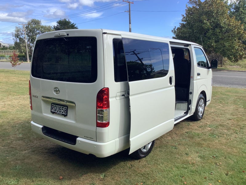 2025 Toyota Hiace 2.8D DX Long- 6 Chair image 5