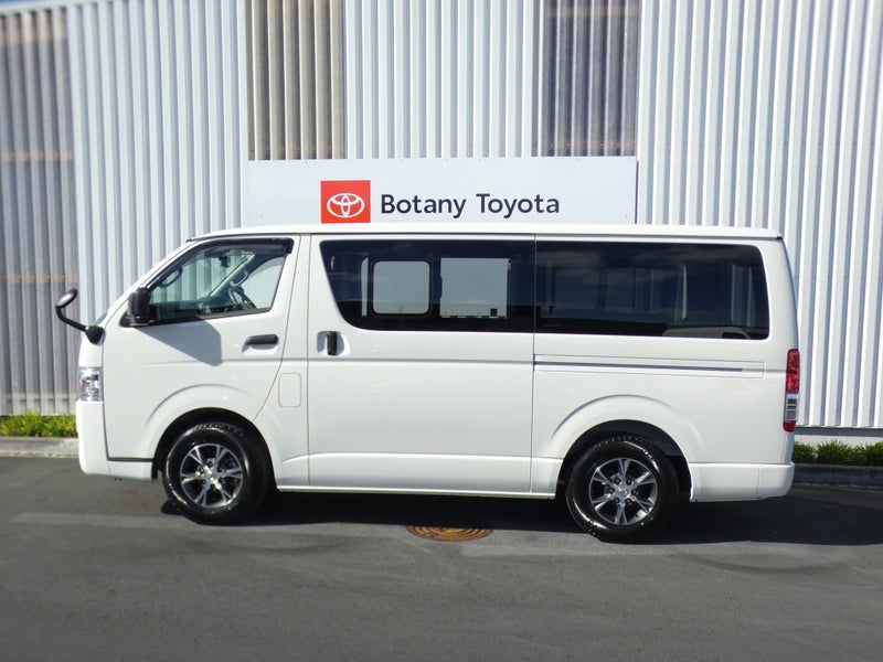 2025 Toyota Hiace 2.8D DX Long GL Package 5 Dr... image 5