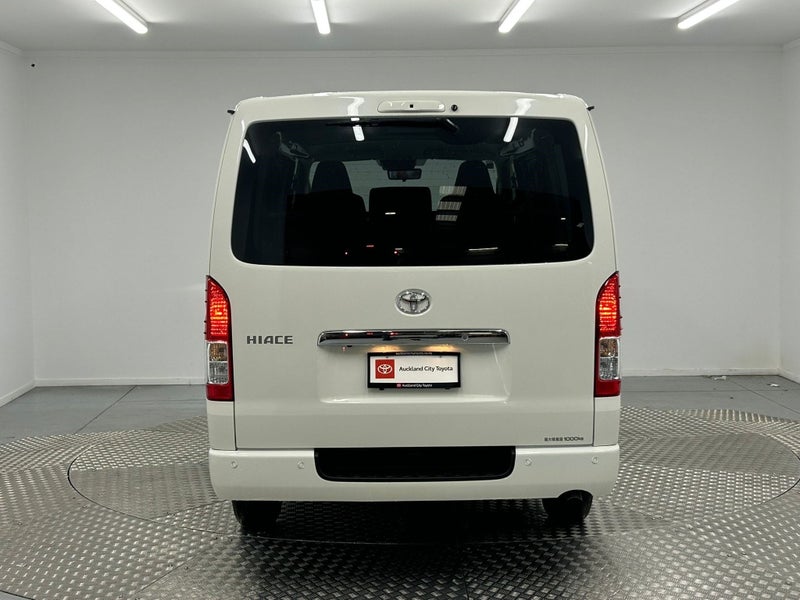 2025 Toyota Hiace 2.8D GL 4WD image 4