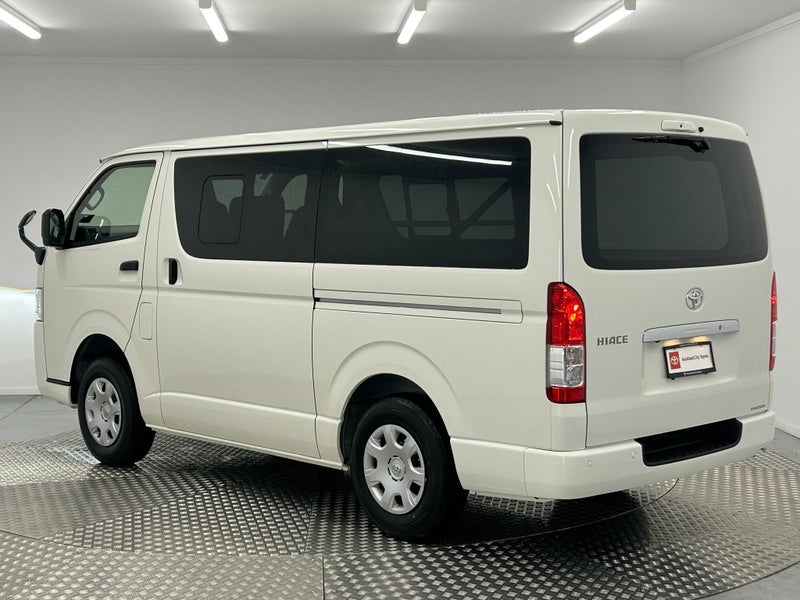 2025 Toyota Hiace 2.8D GL 4WD image 5