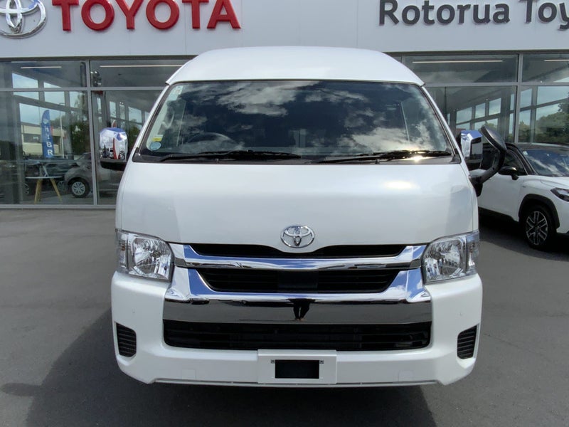 2025 Toyota Hiace 4WD - As new Condition image 3
