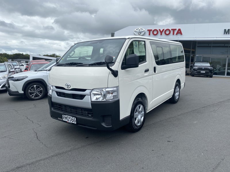 2025 Toyota Hiace 6 seats image 5