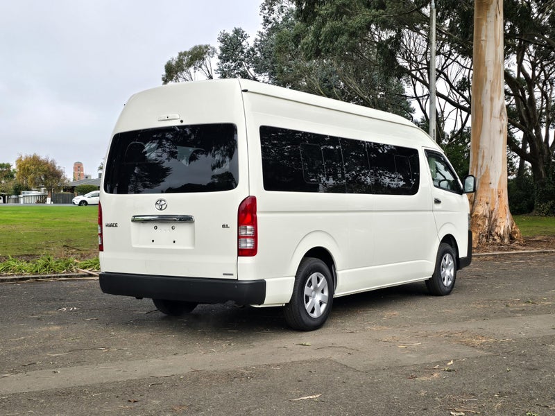 2025 Toyota Hiace Commuter 4WD image 3