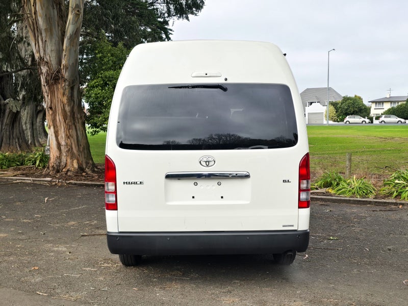 2025 Toyota Hiace Commuter 4WD image 4