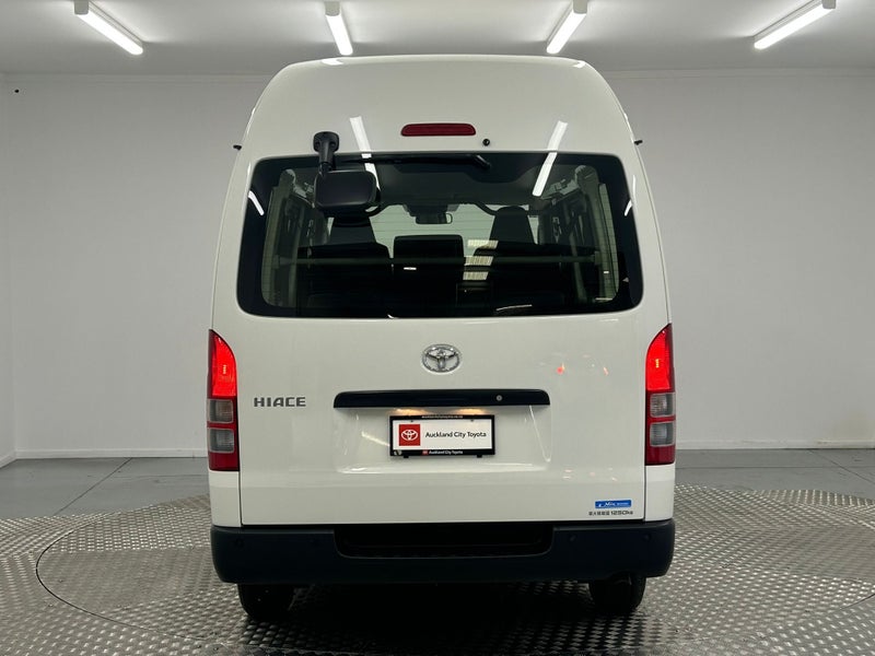 2025 Toyota Hiace DX 2.0P image 4