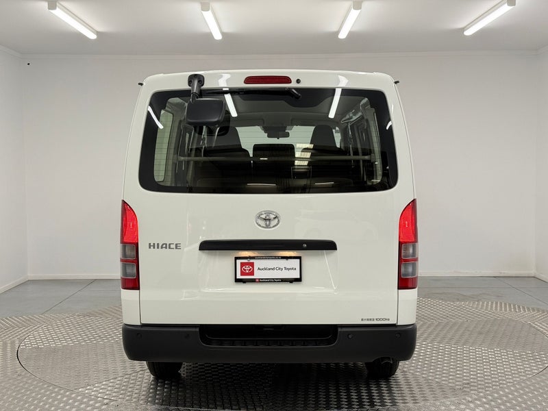 2025 Toyota Hiace DX 2.8D 4WD image 4