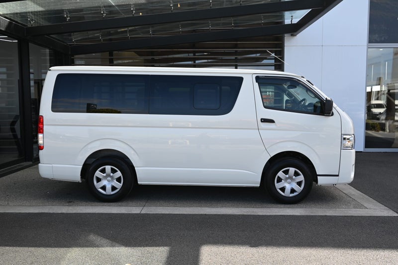 2025 Toyota Hiace GL 2.0 Petrol 6AT RWD 6 Seate... image 5