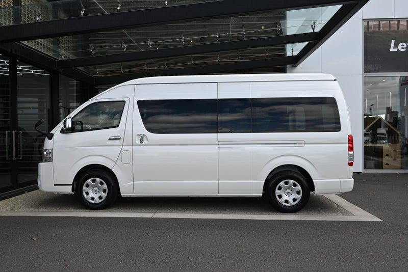 2025 Toyota Hiace Grand Cabin 2.7 Petrol 2WD Mi... image 3