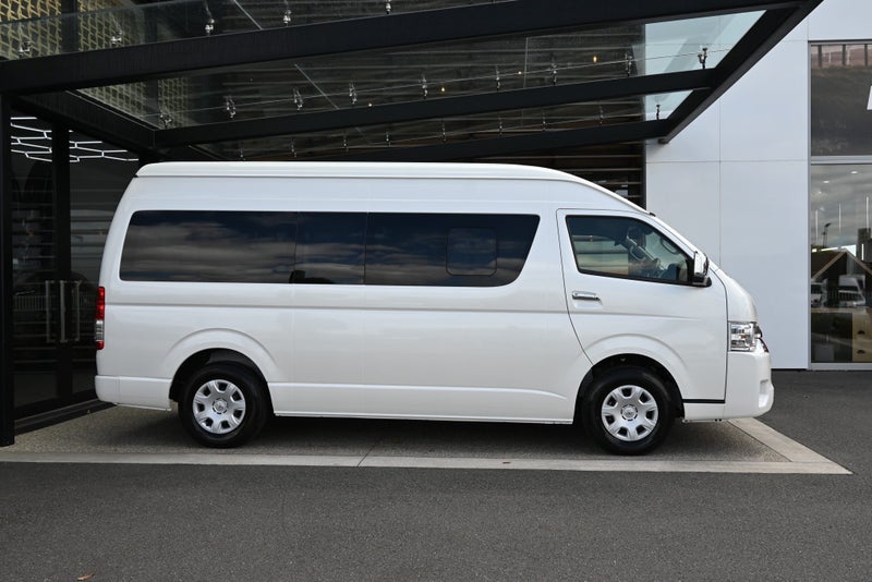 2025 Toyota Hiace Grand Cabin 2.7 Petrol 2WD Mi... image 5