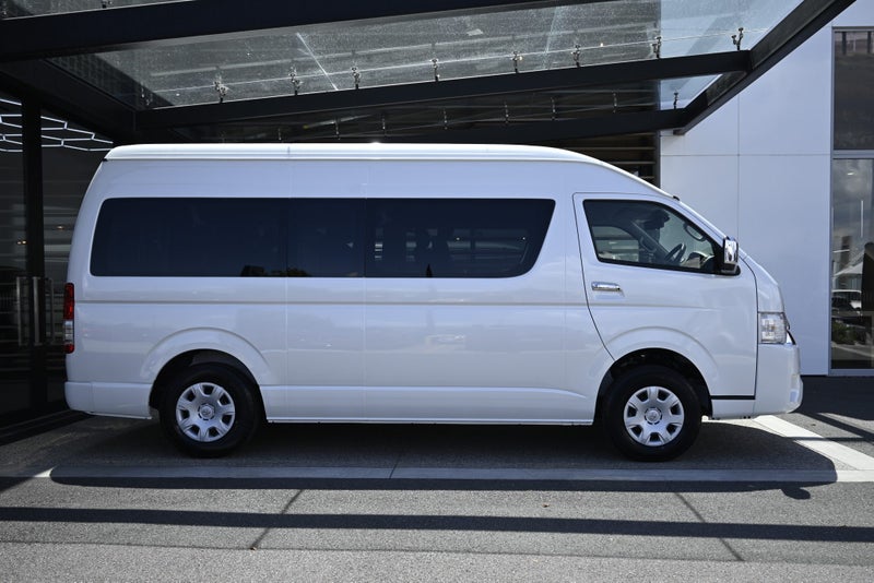 2025 Toyota Hiace Grand Cabin 2.7 Petrol Auto 4... image 5
