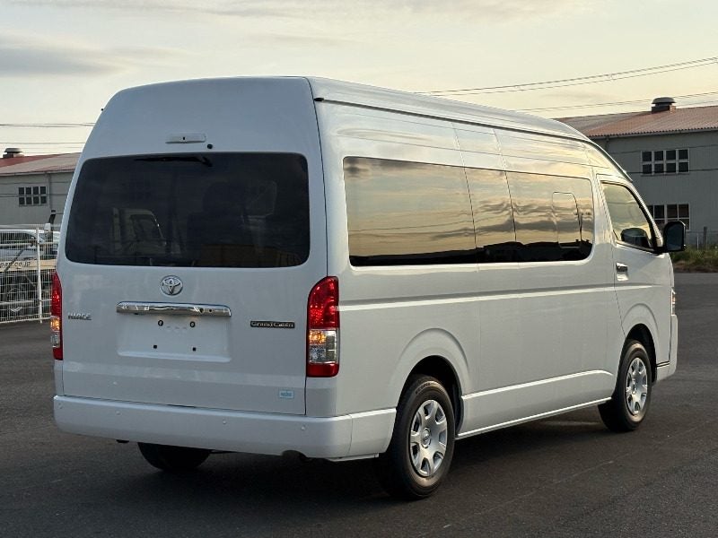 2025 Toyota Hiace Minibus 10 Seat 2.7P Auto Gra... image 2