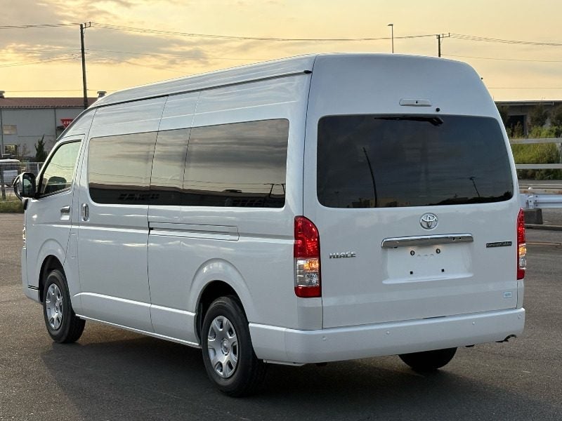 2025 Toyota Hiace Minibus 10 Seat 2.7P Auto Gra... image 4