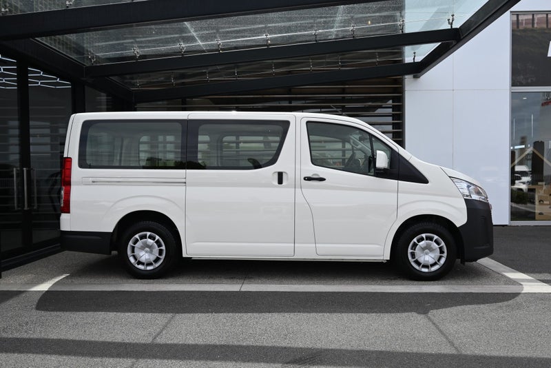 2025 Toyota Hiace ZR 2.8 Turbo Diesel RWD Van image 5