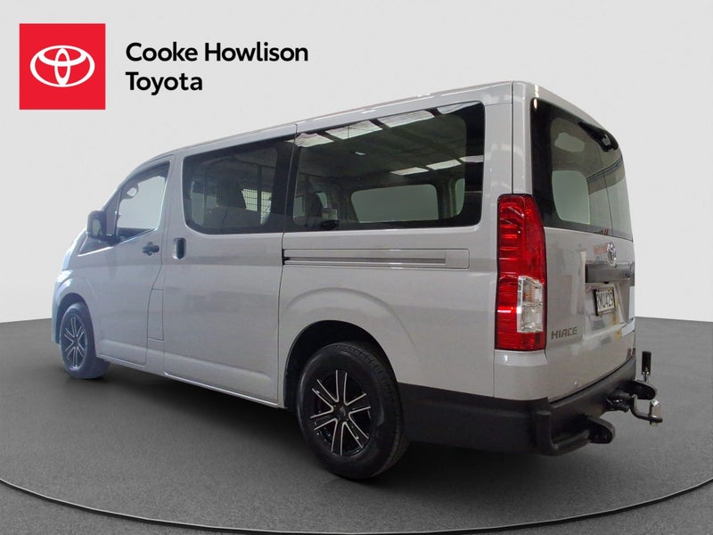2025 Toyota Hiace ZR 2.8DT image 4