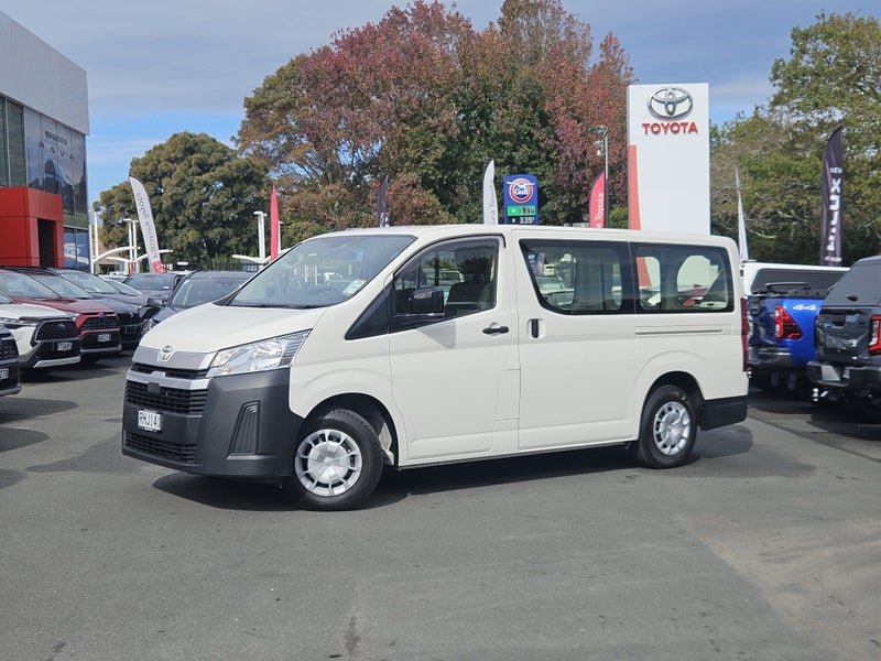 2025 Toyota Hiace ZR 2.8DT image 2