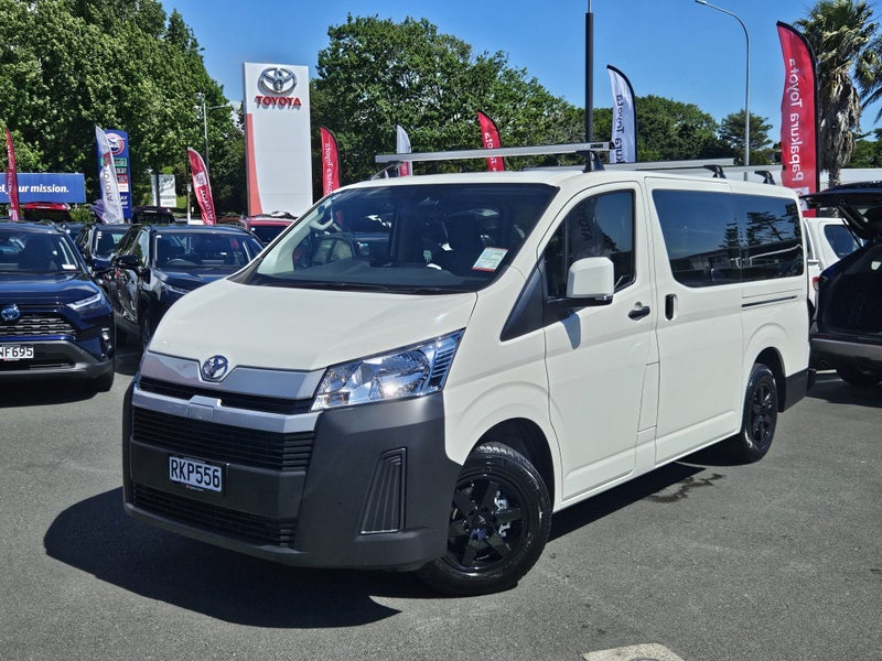 2025 Toyota Hiace ZR 2.8DT image 2
