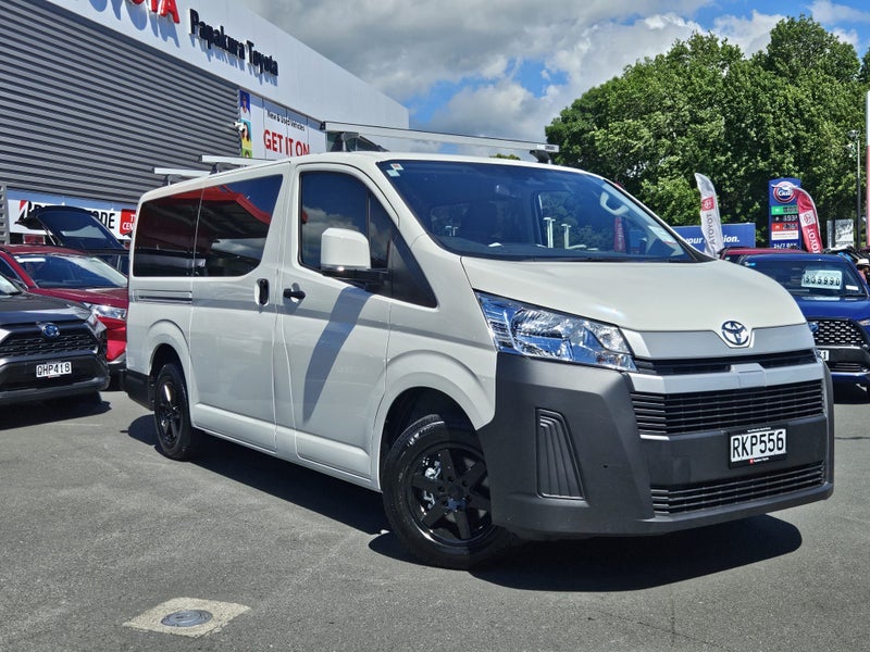 2025 Toyota Hiace ZR 2.8DT image 5