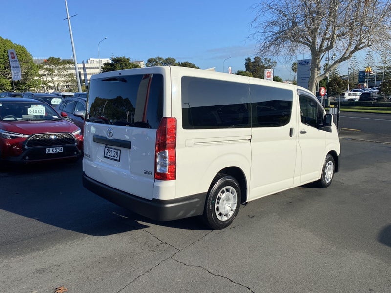 2025 Toyota Hiace ZR 2.8DT 6AT 5 Door Van image 2