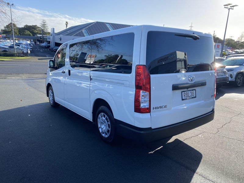 2025 Toyota Hiace ZR 2.8DT 6AT 5 Door Van image 5