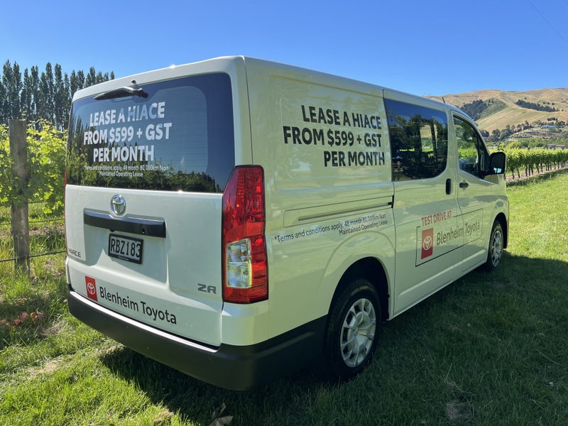 2025 Toyota Hiace ZR 2.8DT 6AT 5 seat + 5 door image 4