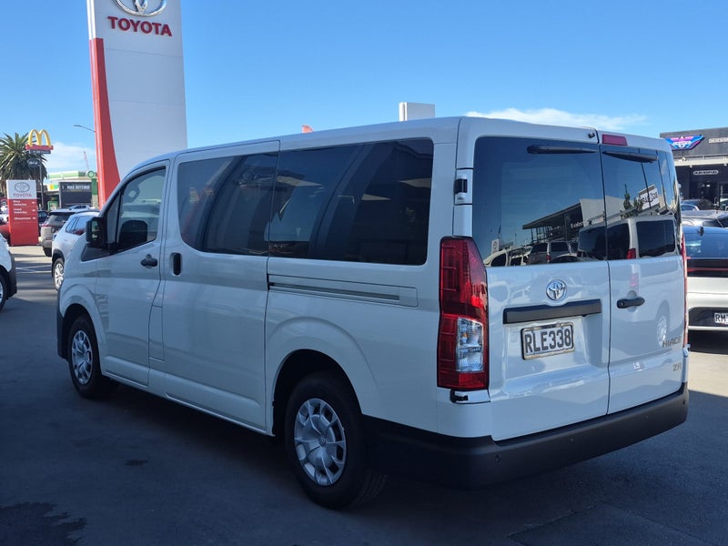 2025 Toyota Hiace ZR 2.8DT 6AT RWD image 5
