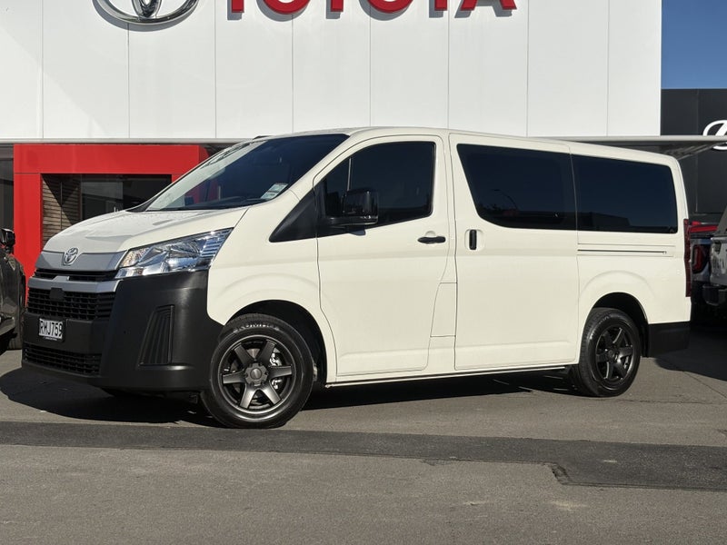 2025 Toyota Hiace ZR 2.8DT 6AT RWD GVN/5D/2S image 3