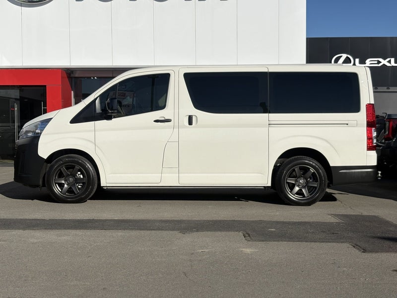 2025 Toyota Hiace ZR 2.8DT 6AT RWD GVN/5D/2S image 5