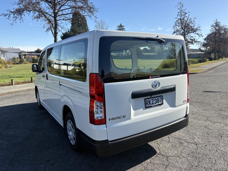 2025 Toyota Hiace ZR 2.8DT 6AT RWD GVN/5D/2S image 2