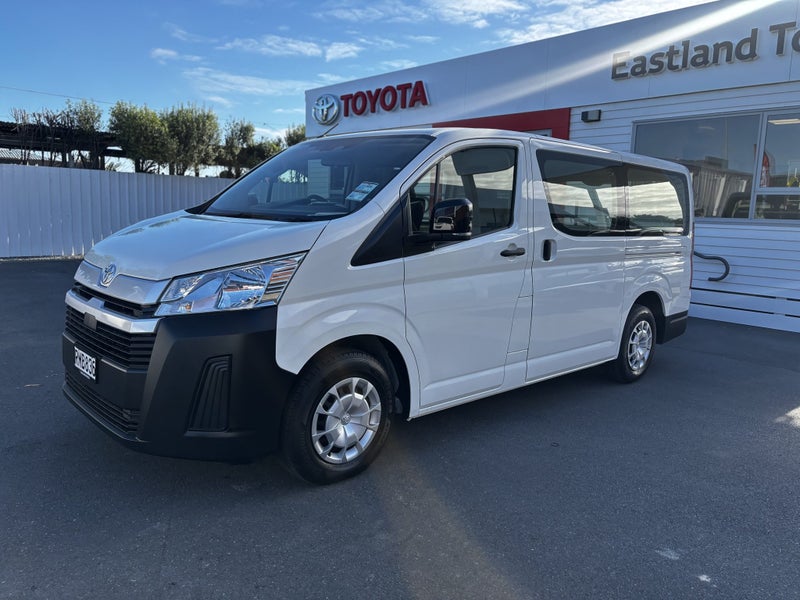 2025 Toyota Hiace ZR 2.8DT 6AT RWD GVN/5D/2S image 3