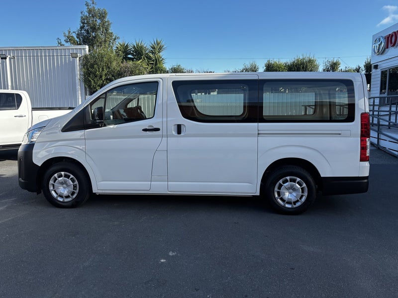2025 Toyota Hiace ZR 2.8DT 6AT RWD GVN/5D/2S image 4