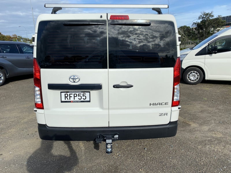 2025 Toyota Hiace ZR 2.8DT 6AT RWD GVN/6D/2S image 4