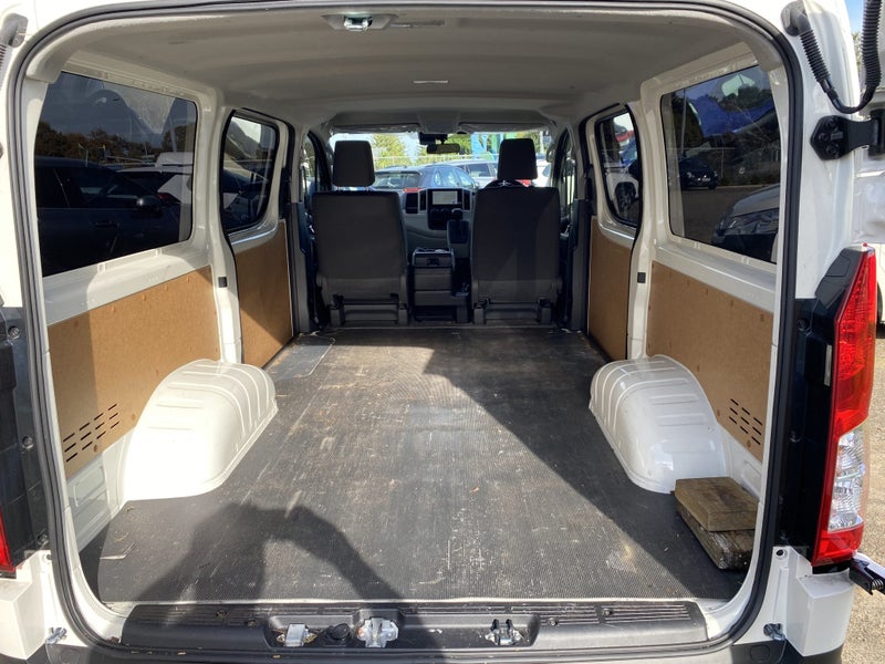 2025 Toyota Hiace ZR 2.8DT 6AT RWD GVN/6D/2S image 5