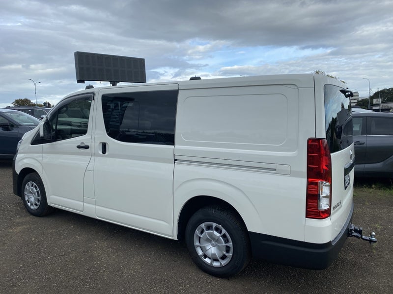 2025 Toyota Hiace ZR 2.8DT 6AT RWD HVN/5D/5S image 4