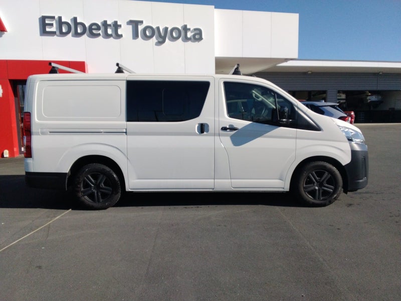 2025 Toyota Hiace ZR 2.8DT 6AT RWD HVN/5D/5S image 2