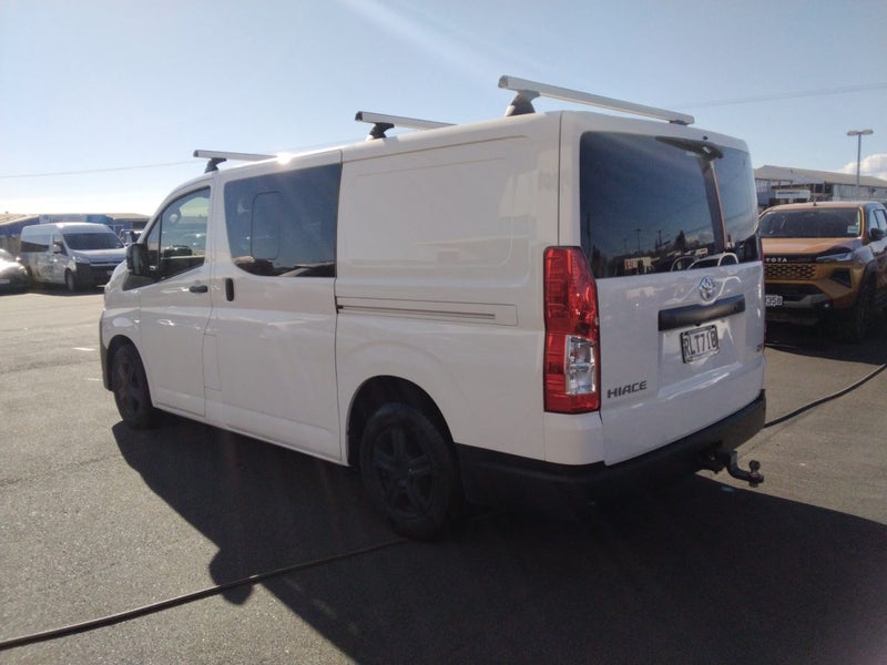 2025 Toyota Hiace ZR 2.8DT 6AT RWD HVN/5D/5S image 5