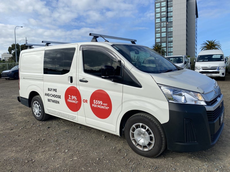 2025 Toyota Hiace ZR 2.8DT 6AT RWD HVN/5D/5S image 2